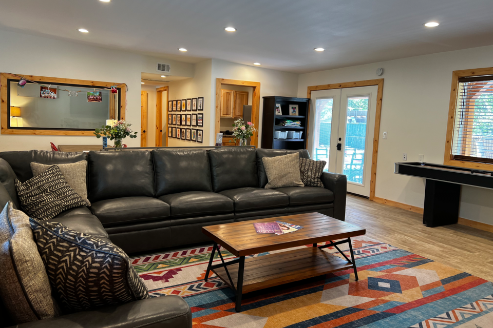 Welcome Center and Lounge